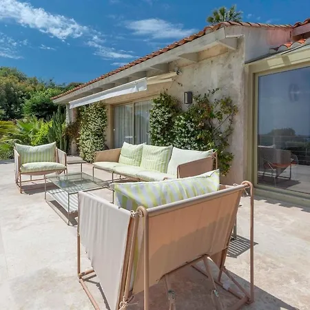 ヴィラ Elegant Mediterranean Villa, Sea View & Garden *