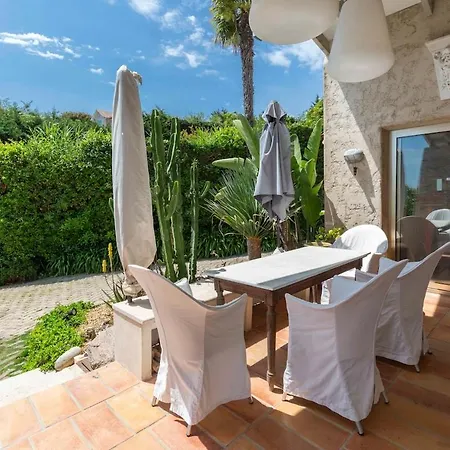 ヴィラ Elegant Mediterranean Villa, Sea View & Garden *