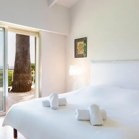 ヴィラ Elegant Mediterranean Villa, Sea View & Garden