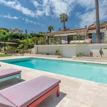Elegant Mediterranean Villa, Sea View & Garden アンティーブ